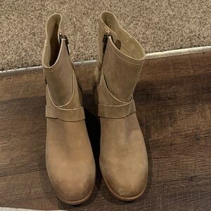 Sorel Tan Ankle Boots
